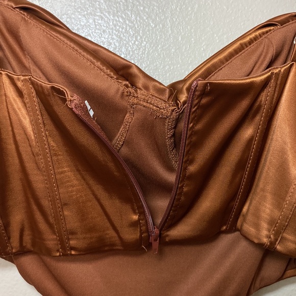 NWOT - BURNT ORANGE SATIN CORSET TOP - Picture 5 of 8